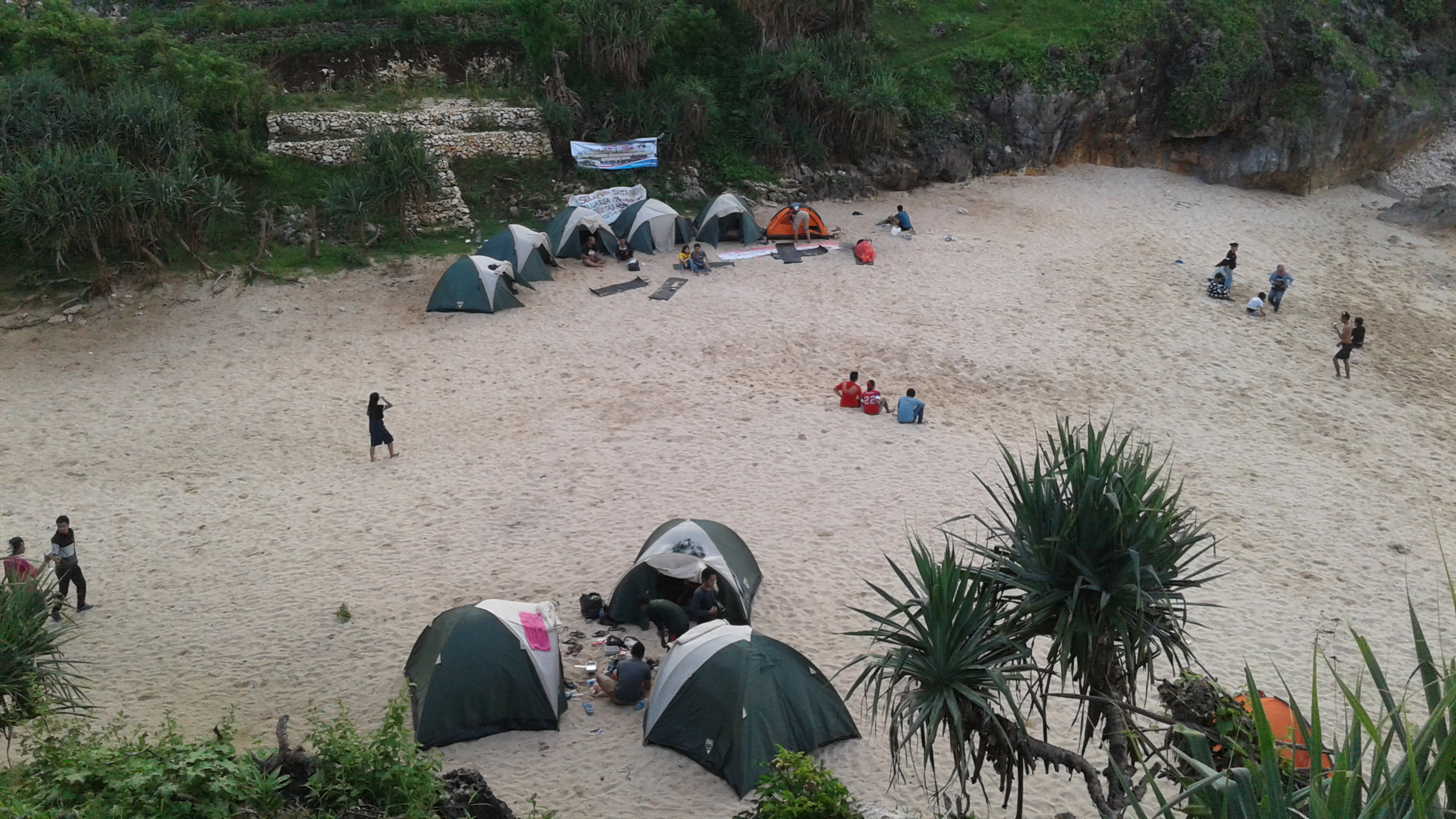 Aktivitas Pantai Ngeden