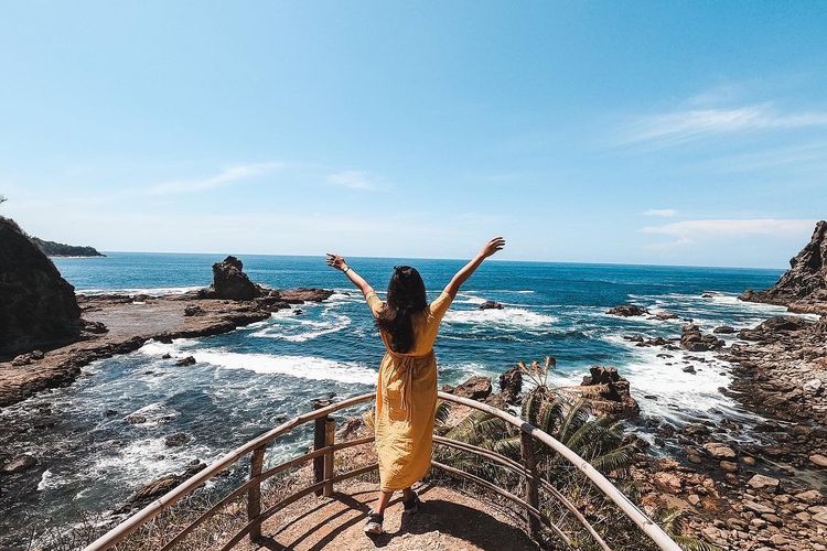 Aktivitas Pantai Watu Lumbung