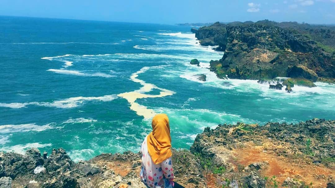 Aktivitas Pantai Sarangan