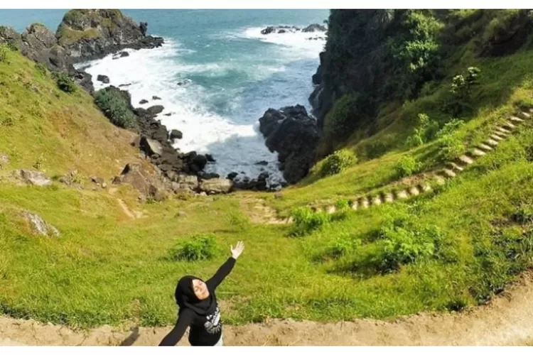 daya tarik pantai banyunibo