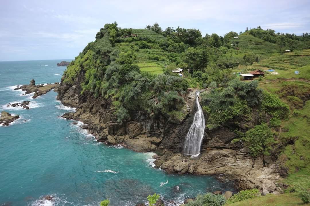 pantai banyunibo