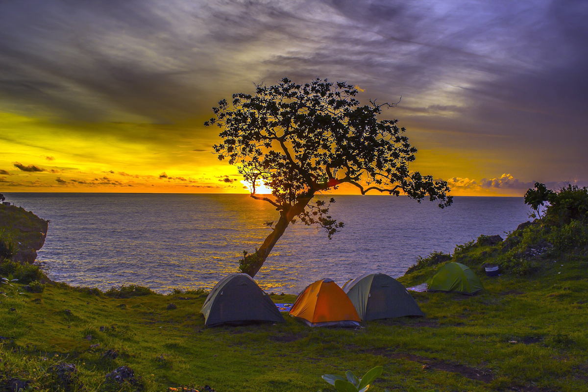 pantai di jogja untuk ngecamp