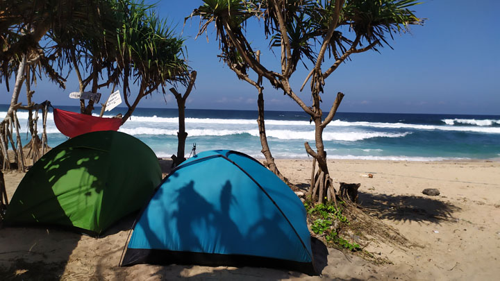 pantai sanglen camping