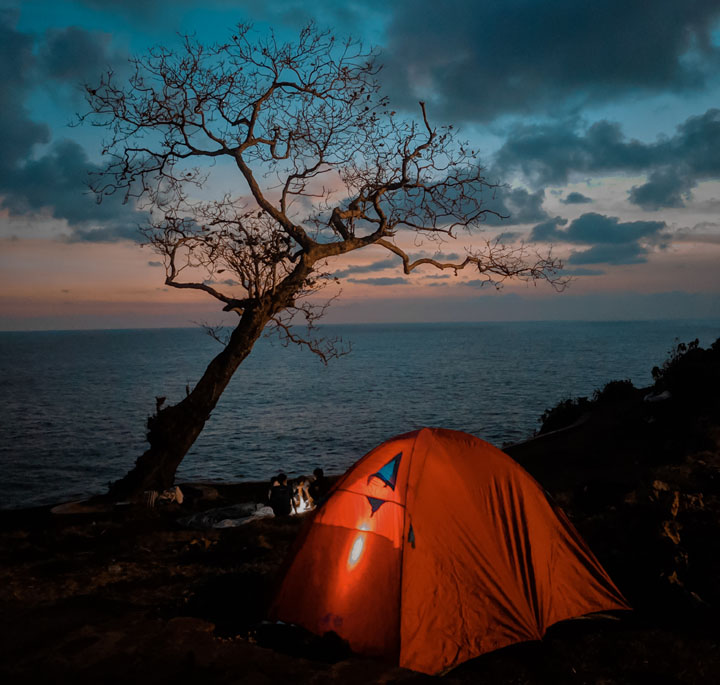 pantai untuk ngecamp di jogja