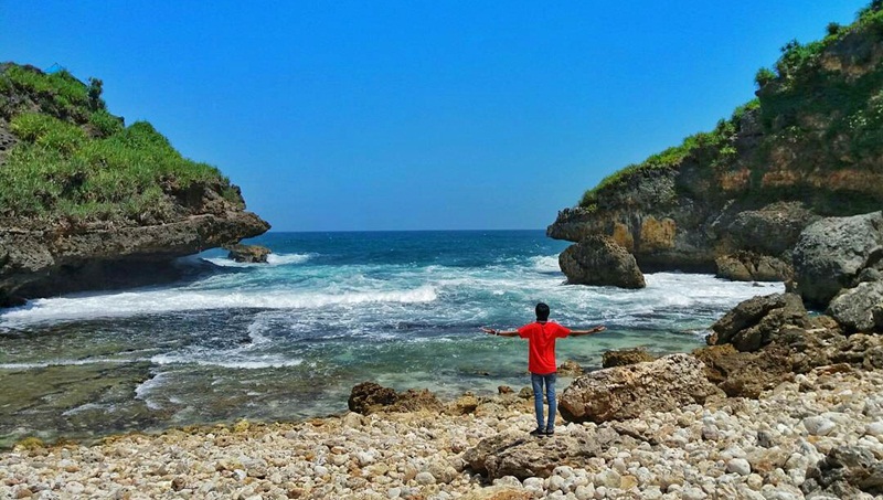 Spot Foto Pantai Nglimun