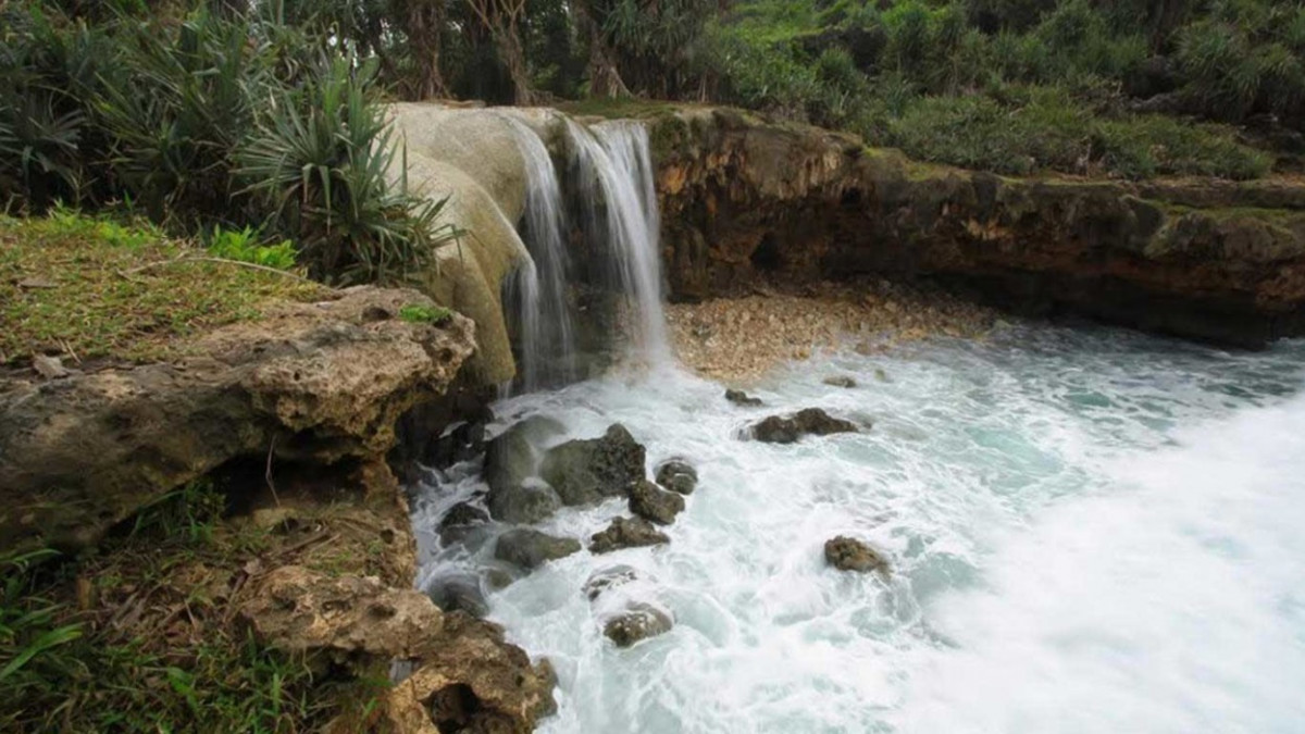 air terjun pantai jogan