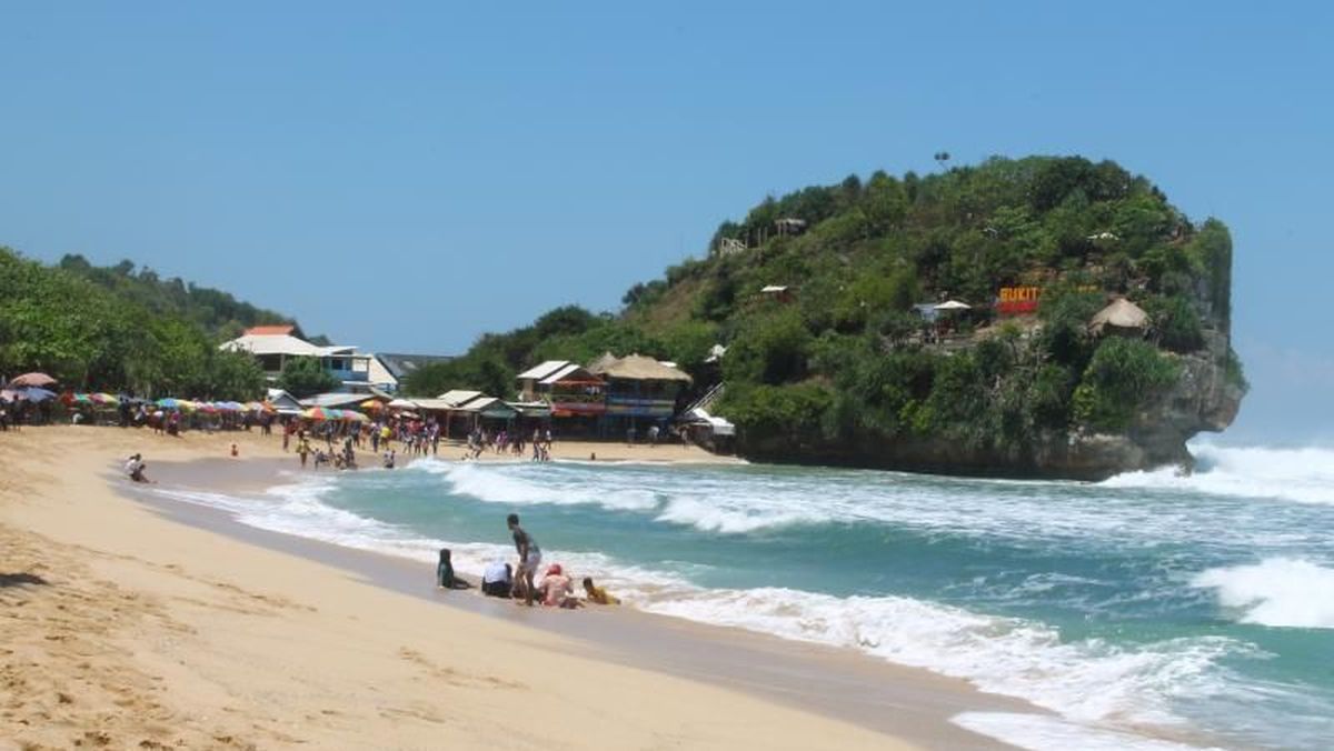 daya tarik pantai indrayanti