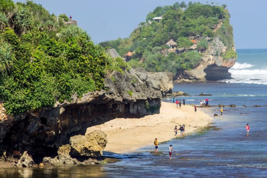 pantai sundak