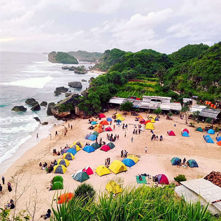 tempat camping di pantai jogja